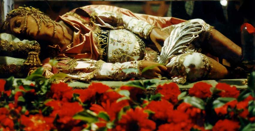 Hans relikvier oppbevares i krypten i kirken Santa Maria i Vasanello